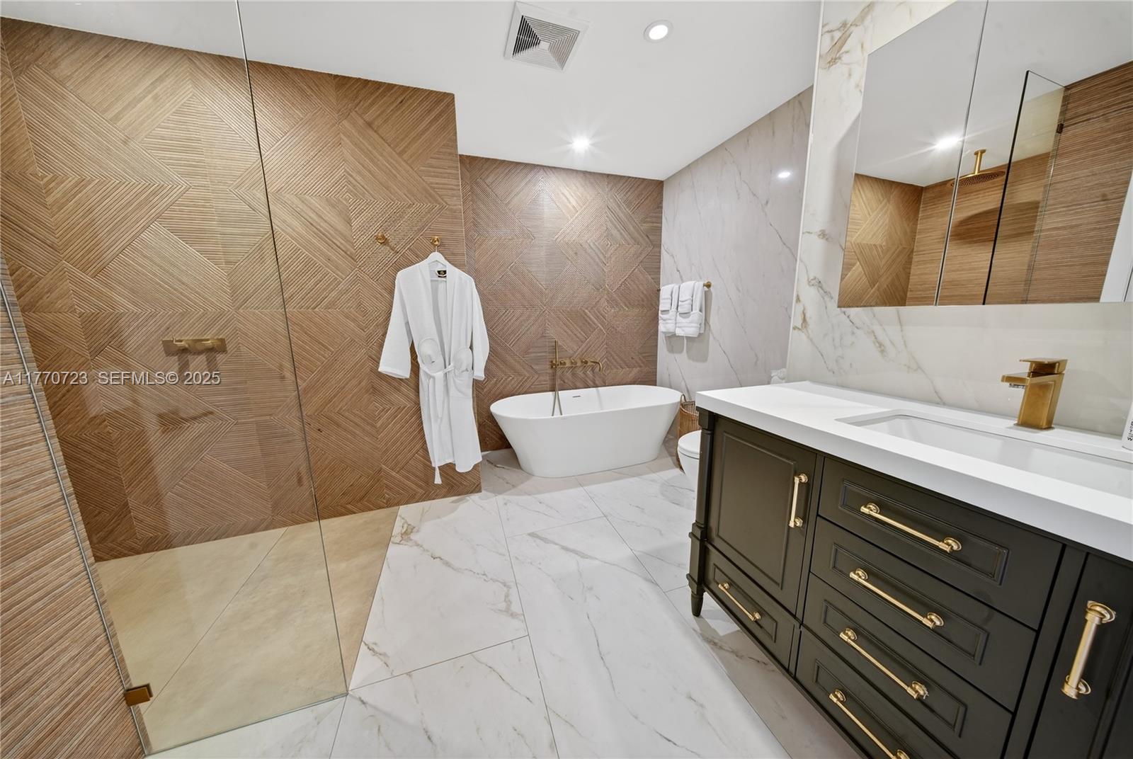 CORAL RIDGE COUNTRY CLUB - Residential Lease