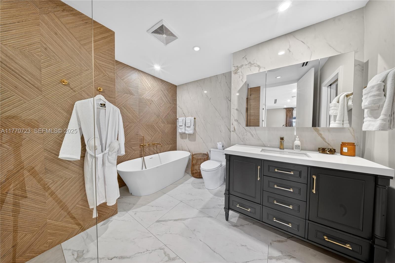 CORAL RIDGE COUNTRY CLUB - Residential Lease