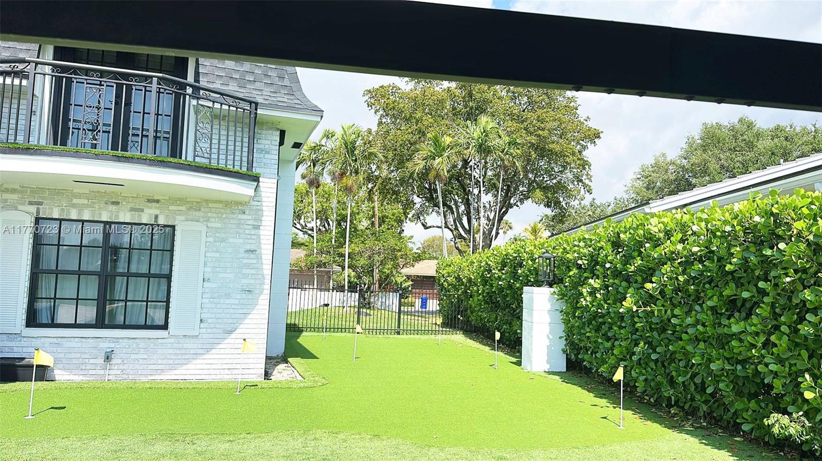 CORAL RIDGE COUNTRY CLUB - Residential Lease