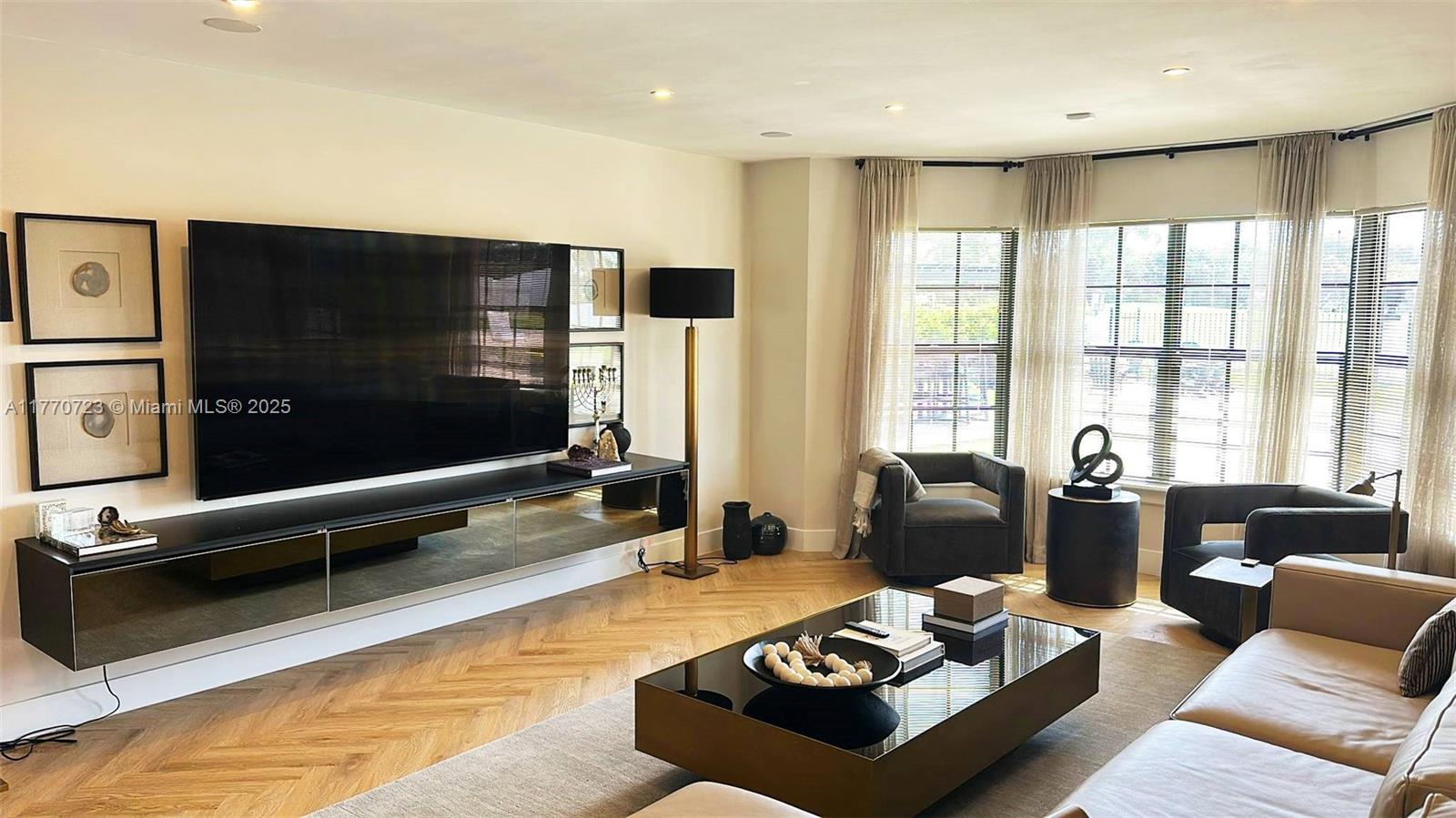 CORAL RIDGE COUNTRY CLUB - Residential Lease