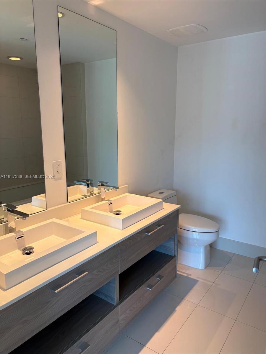 1300 S Miami Ave 2911