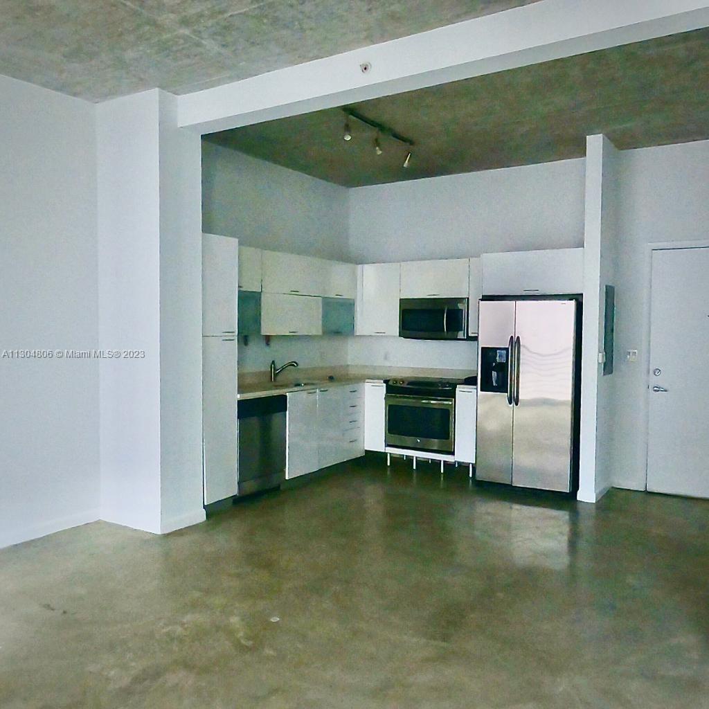 Photo 4 of 17 of 234 NE 3rd St 1409 condo