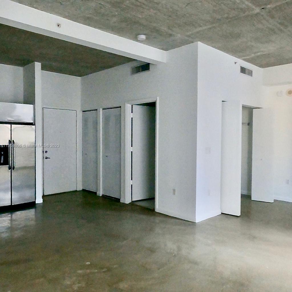 Photo 5 of 17 of 234 NE 3rd St 1409 condo