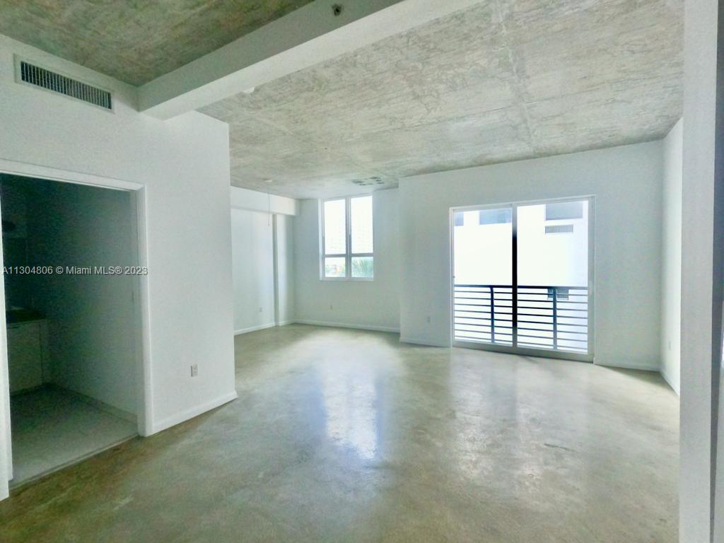 Photo 6 of 17 of 234 NE 3rd St 1409 condo