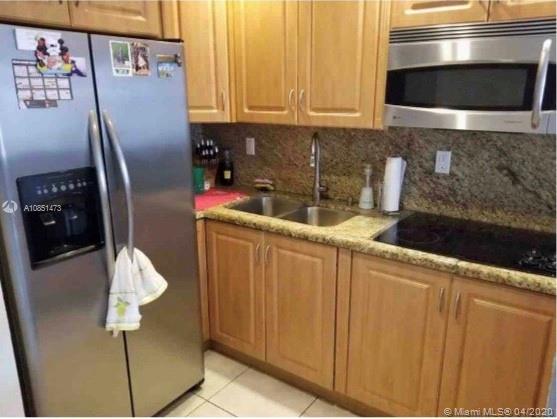 MILLER DREAM TOWNHOMES CO - Residential Lease