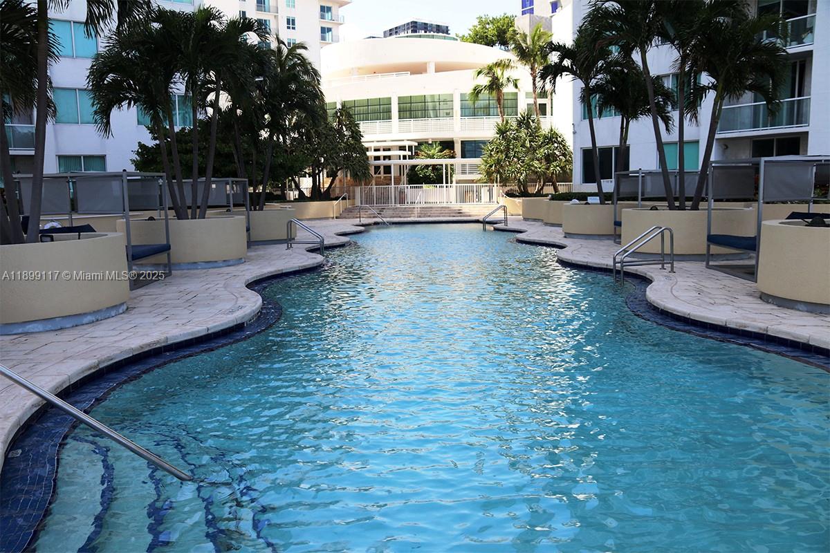 VIZCAYNE SOUTH CONDO - Residential