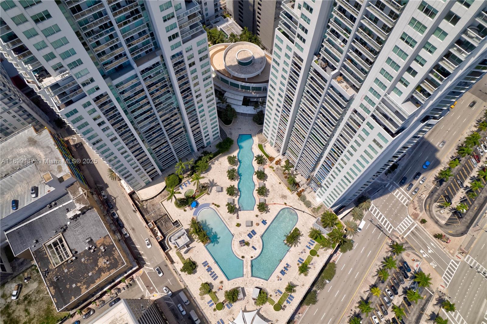 VIZCAYNE SOUTH CONDO - Residential