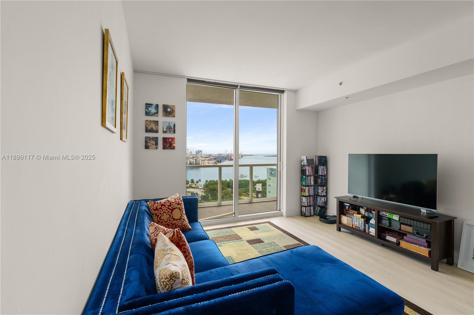 VIZCAYNE SOUTH CONDO - Residential