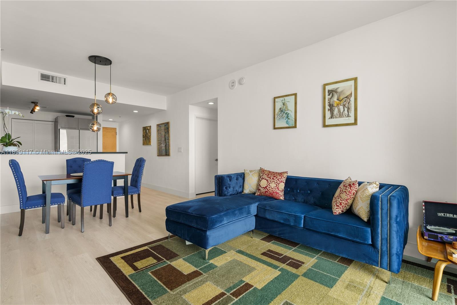 VIZCAYNE SOUTH CONDO - Residential
