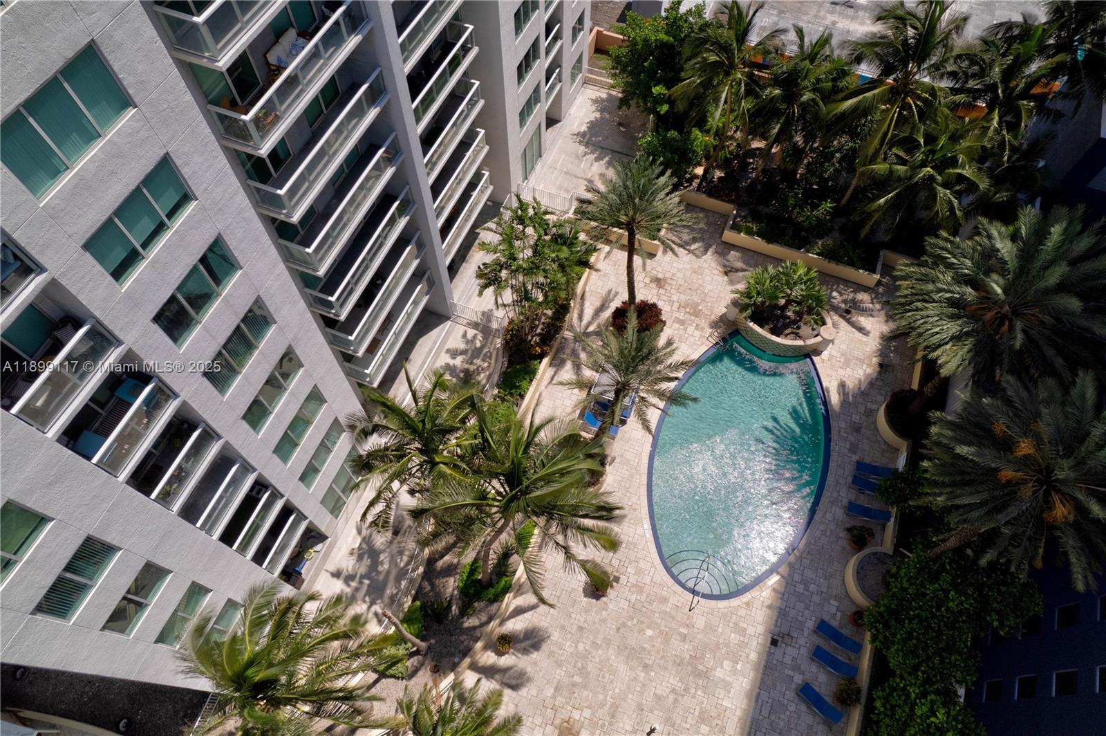 VIZCAYNE SOUTH CONDO - Residential