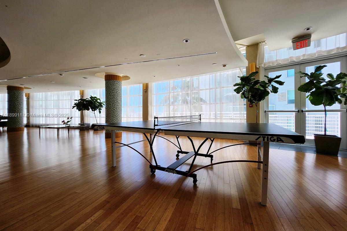 VIZCAYNE SOUTH CONDO - Residential