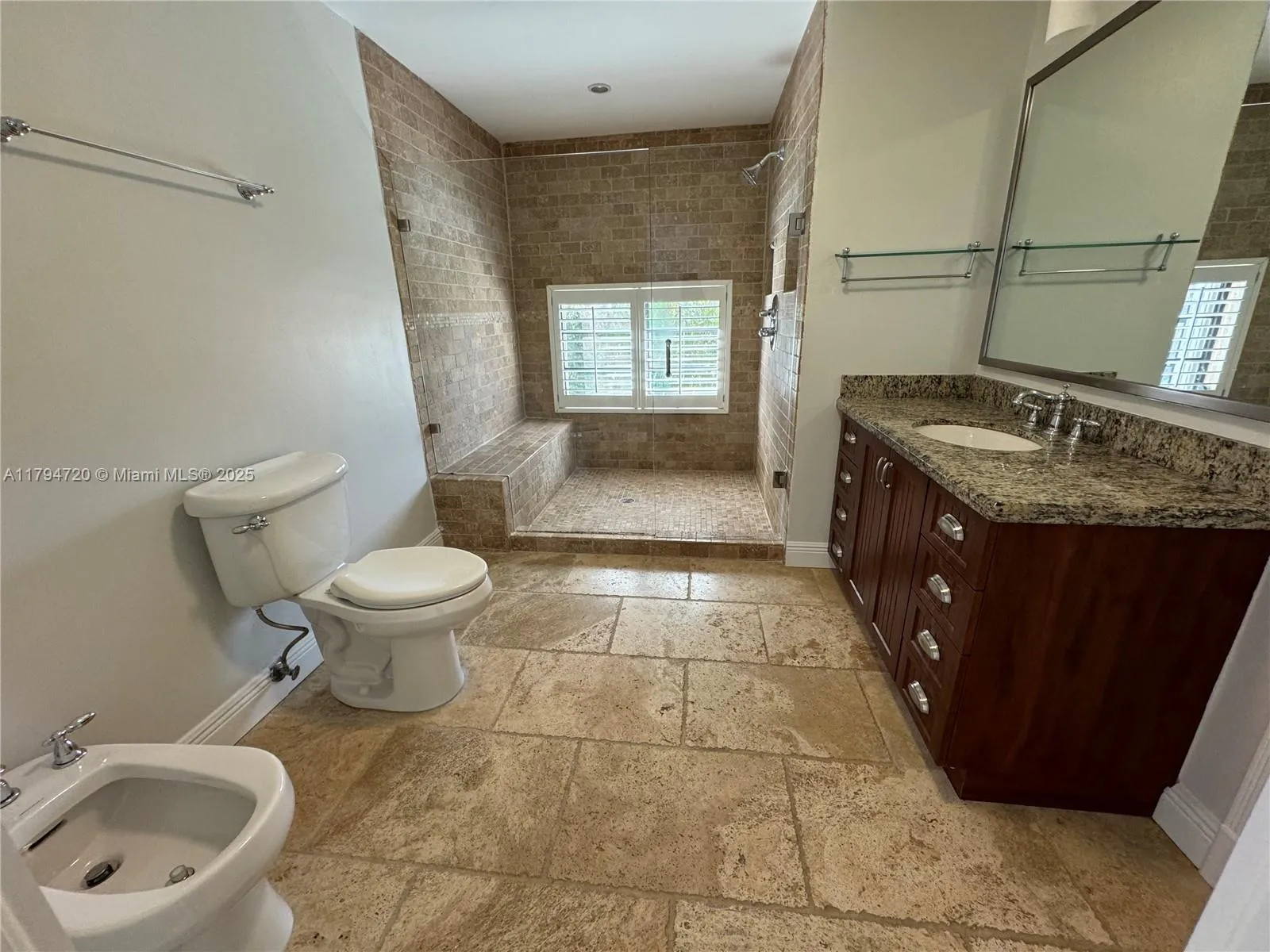 Miami, Florida 33155, United States, 2 Bedrooms Bedrooms, ,2 BathroomsBathrooms,Residential,Pending,129398