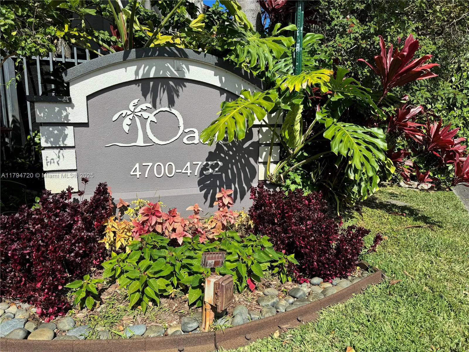 Miami, Florida 33155, United States, 2 Bedrooms Bedrooms, ,2 BathroomsBathrooms,Residential,Pending,129398