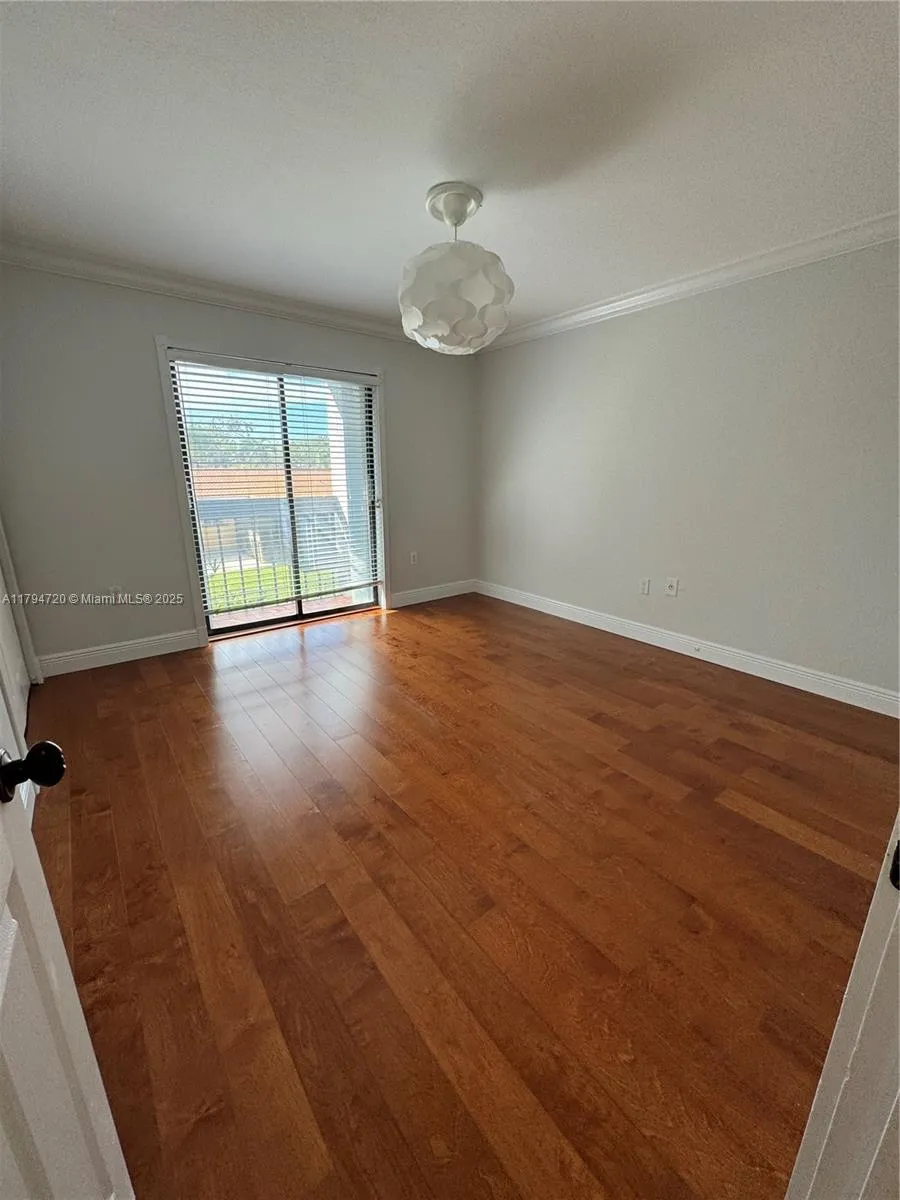 Miami, Florida 33155, United States, 2 Bedrooms Bedrooms, ,2 BathroomsBathrooms,Residential,Pending,129398