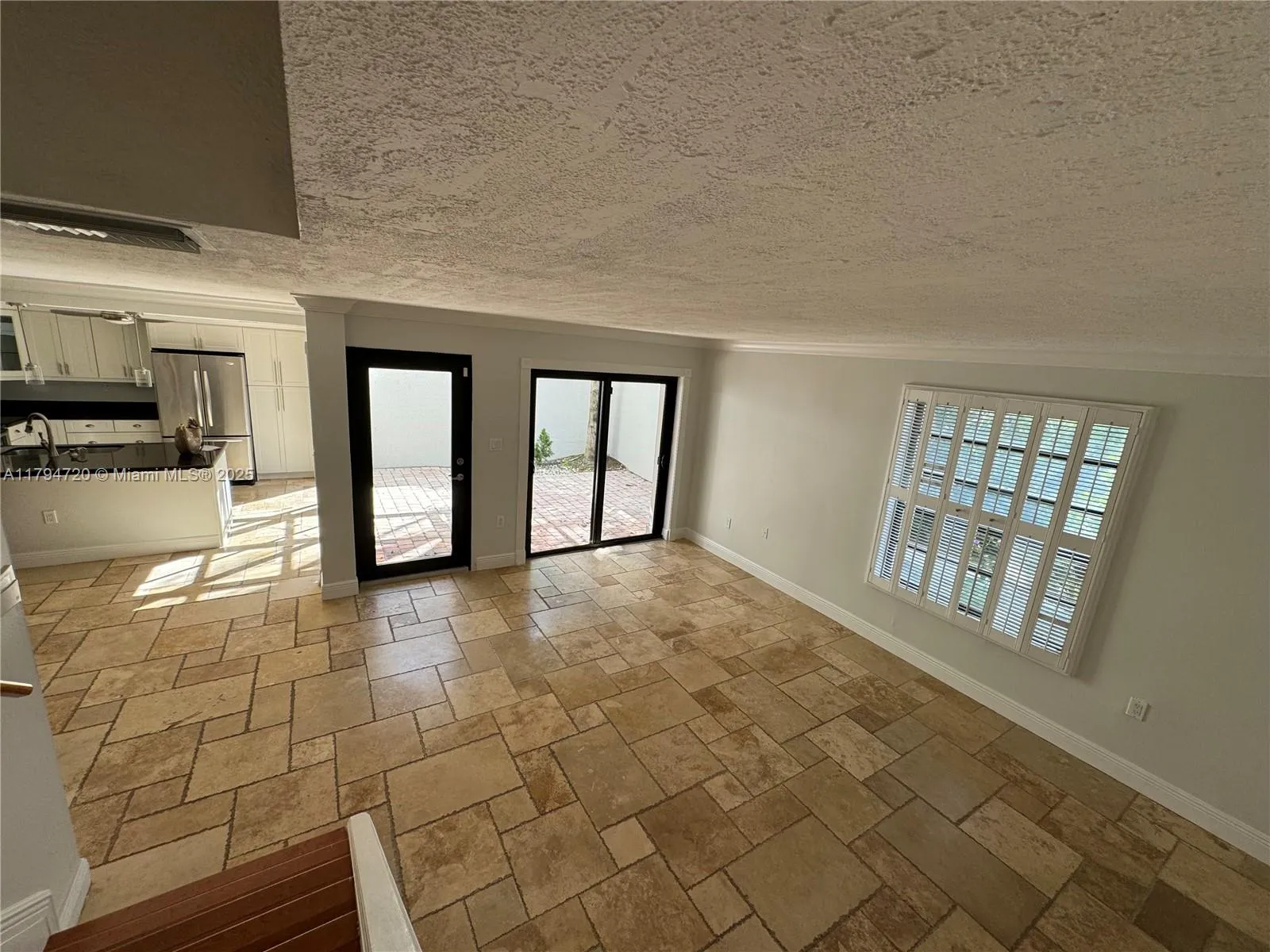 Miami, Florida 33155, United States, 2 Bedrooms Bedrooms, ,2 BathroomsBathrooms,Residential,Pending,129398