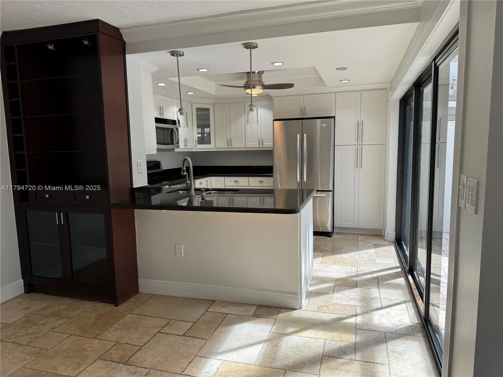 Miami, Florida 33155, United States, 2 Bedrooms Bedrooms, ,2 BathroomsBathrooms,Residential,Pending,129398