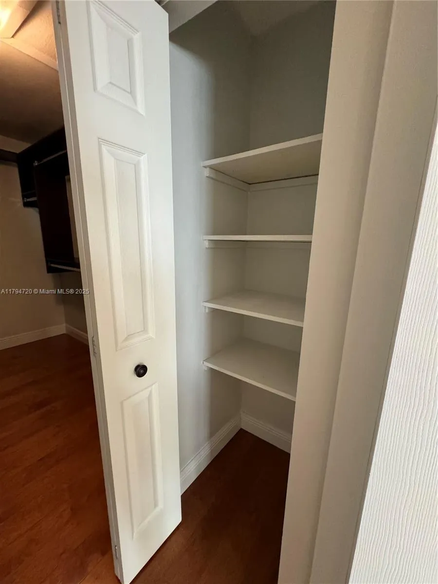 Miami, Florida 33155, United States, 2 Bedrooms Bedrooms, ,2 BathroomsBathrooms,Residential,Pending,129398