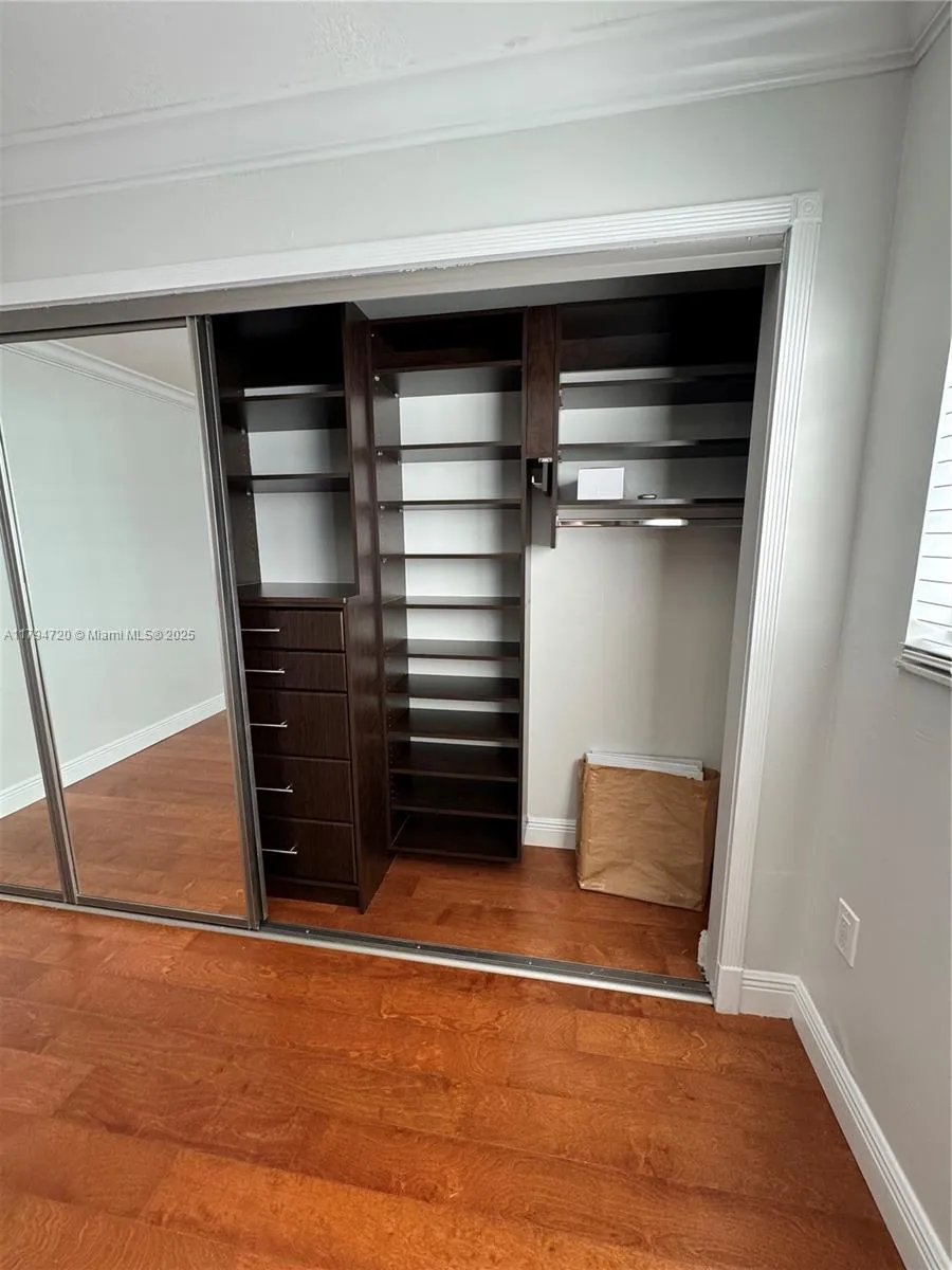 Miami, Florida 33155, United States, 2 Bedrooms Bedrooms, ,2 BathroomsBathrooms,Residential,Pending,129398