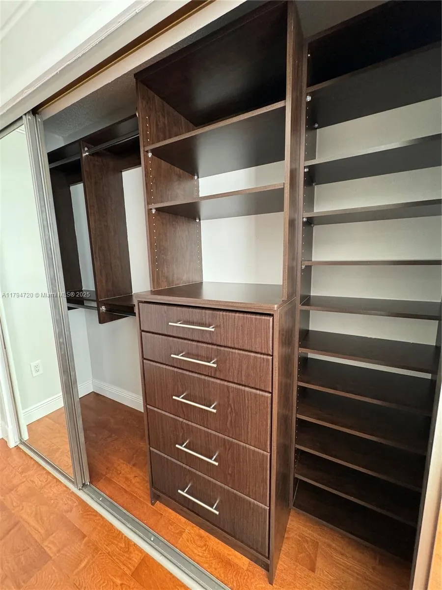 Miami, Florida 33155, United States, 2 Bedrooms Bedrooms, ,2 BathroomsBathrooms,Residential,Pending,129398