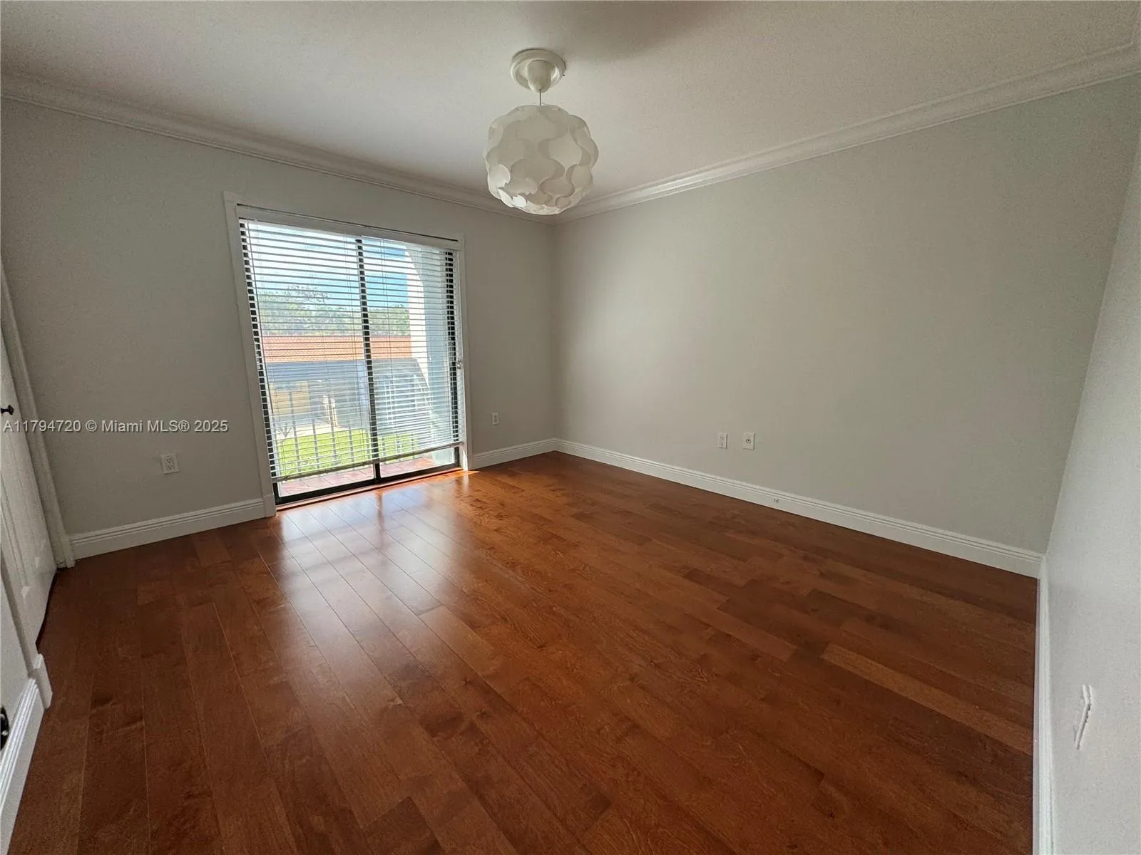 Miami, Florida 33155, United States, 2 Bedrooms Bedrooms, ,2 BathroomsBathrooms,Residential,Pending,129398