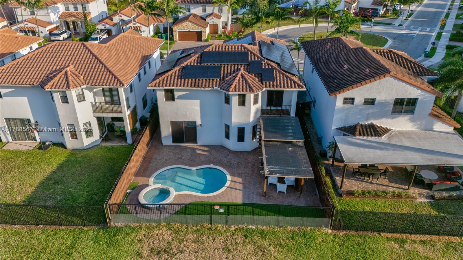 FONTAINEBLEAU WEST NORTH - Residential