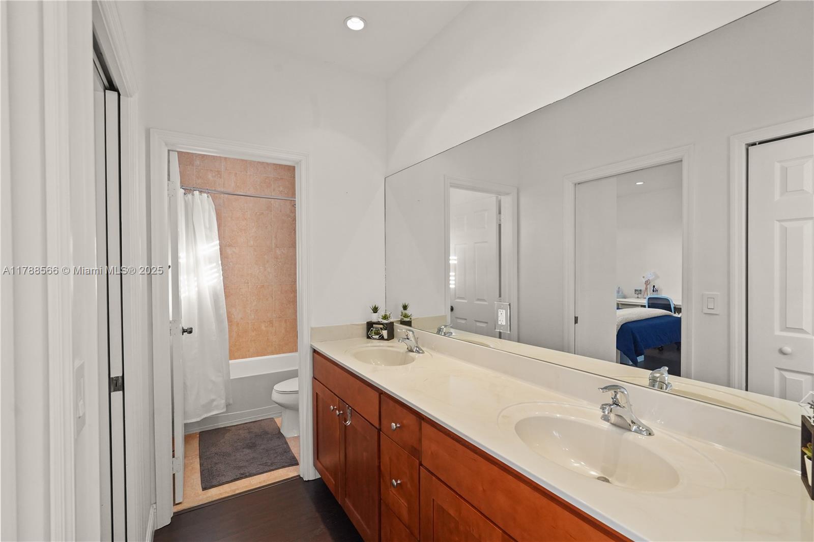 FONTAINEBLEAU WEST NORTH - Residential