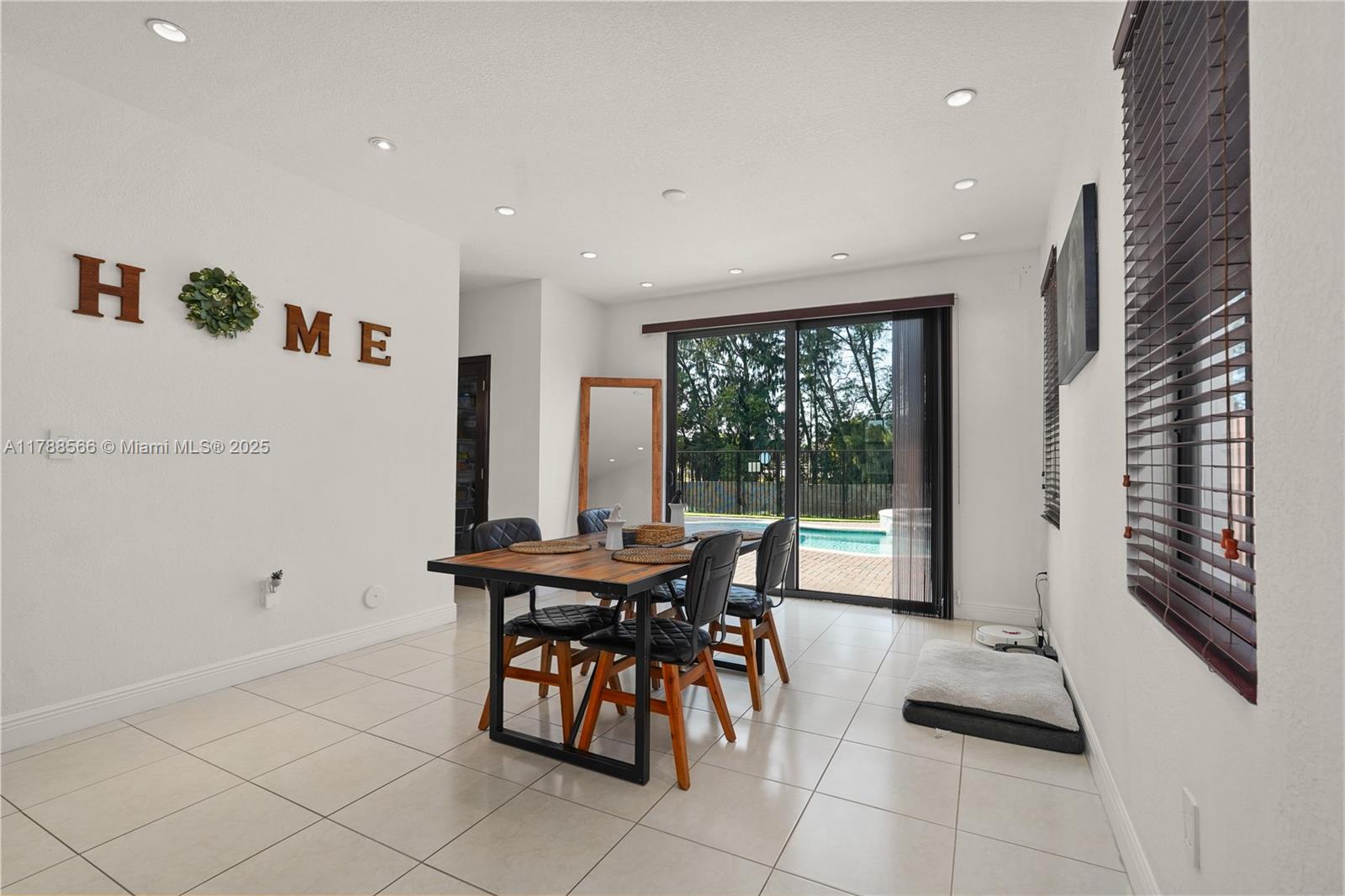 FONTAINEBLEAU WEST NORTH - Residential
