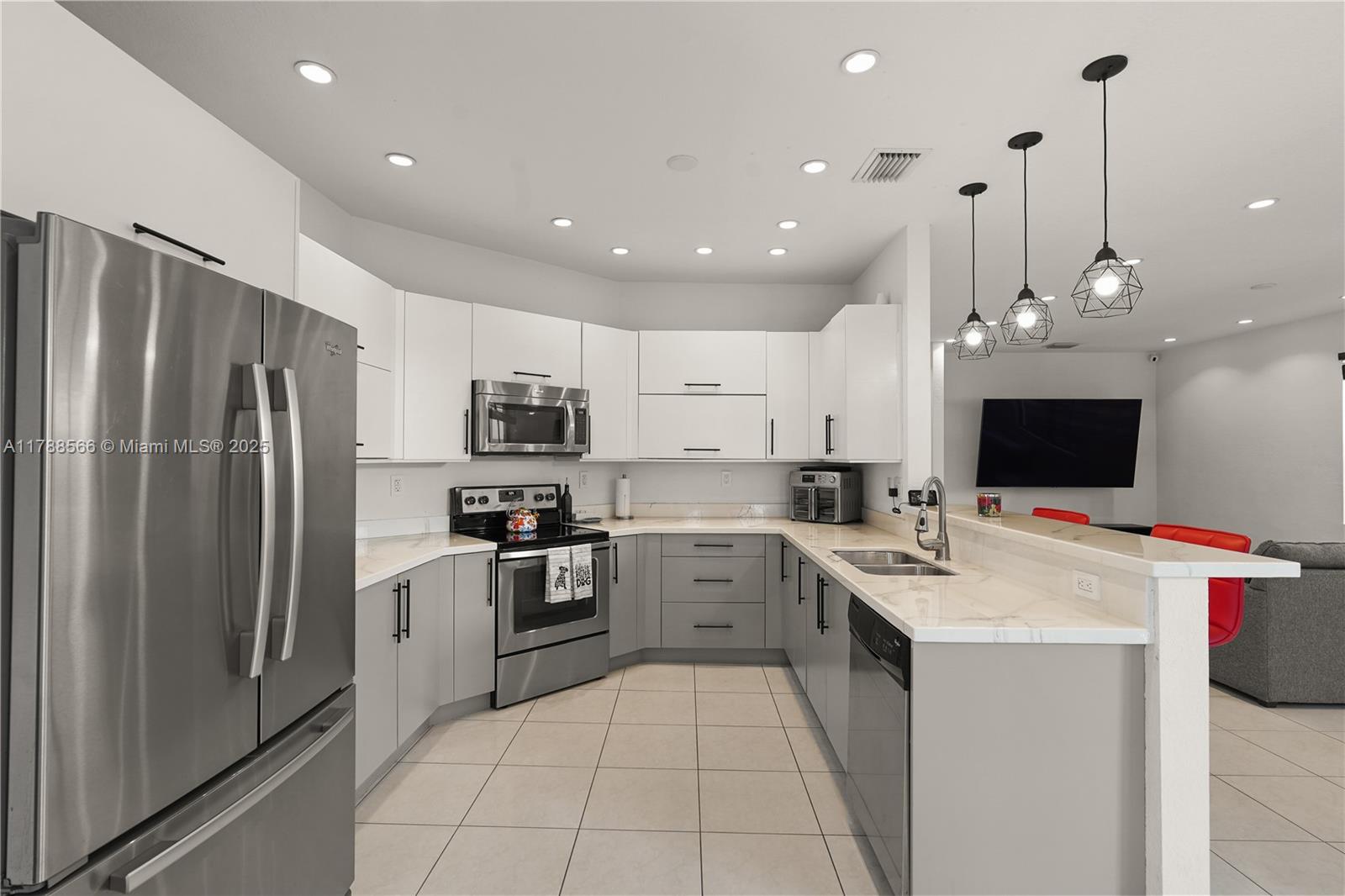 FONTAINEBLEAU WEST NORTH - Residential