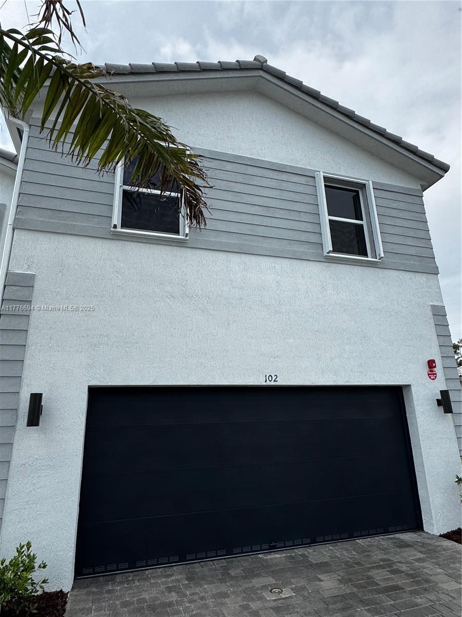 Rental Property at 102 Sw 184th Pl 102, Pembroke Pines, Miami-Dade County, Florida - Bedrooms: 3 
Bathrooms: 3  - $3,900 MO.