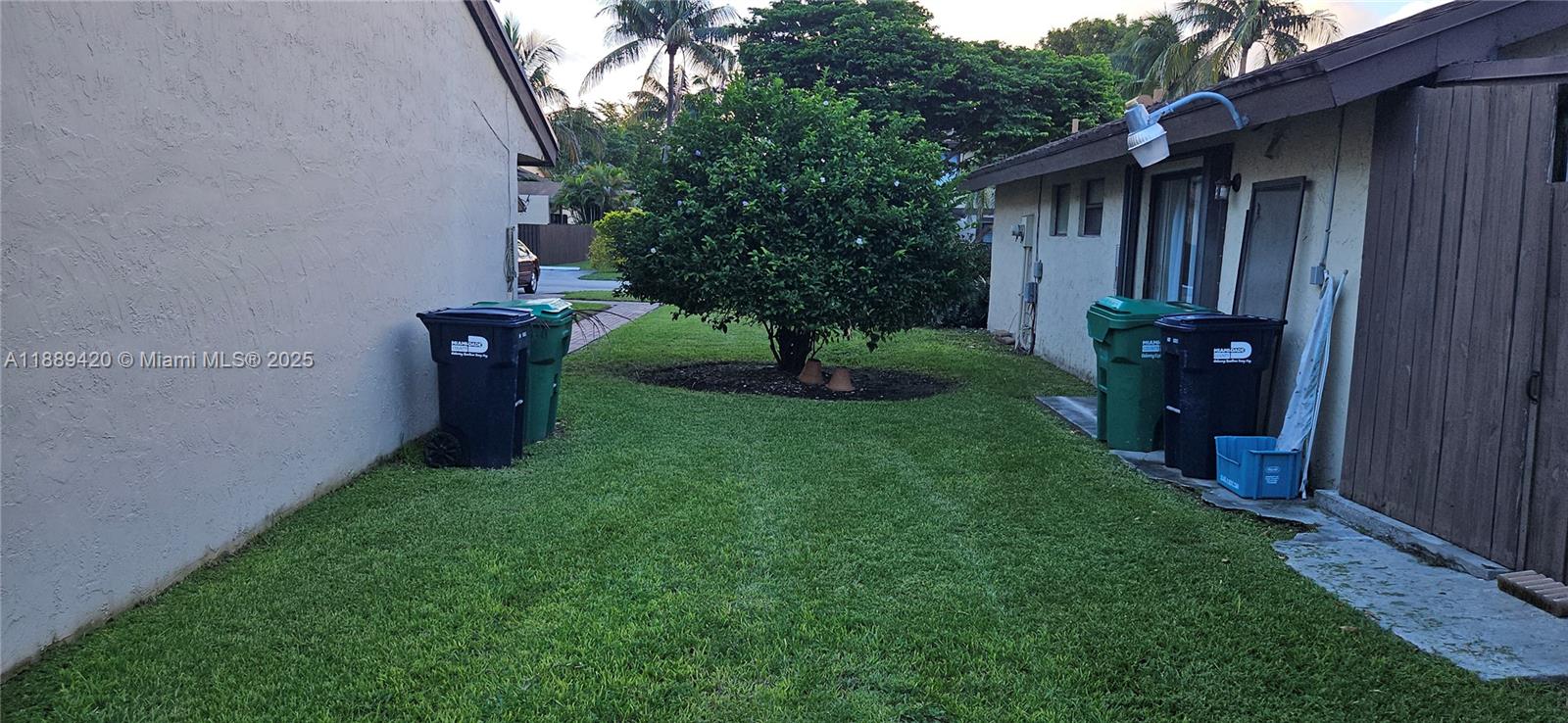 BRIAR LAKE - Residential