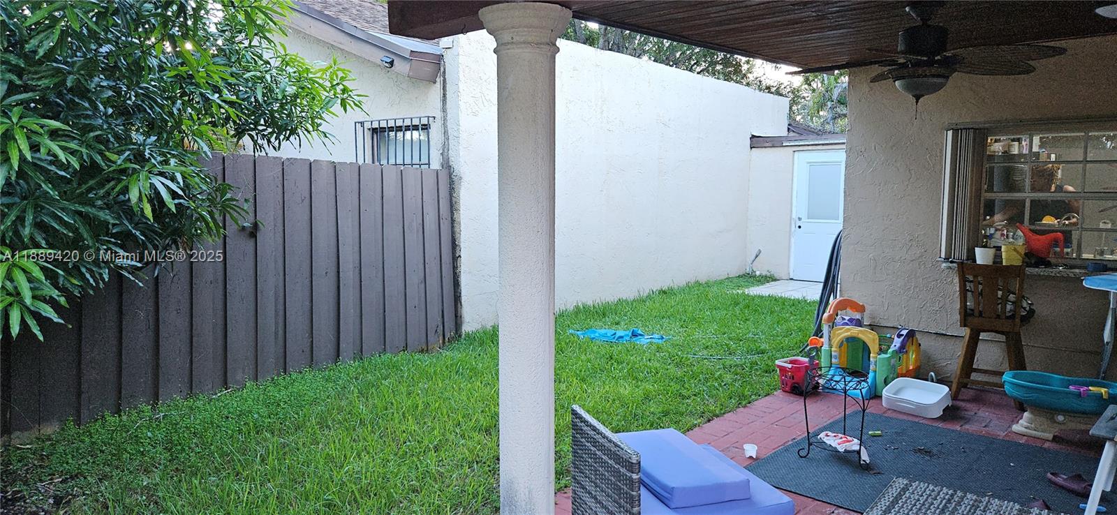 BRIAR LAKE - Residential