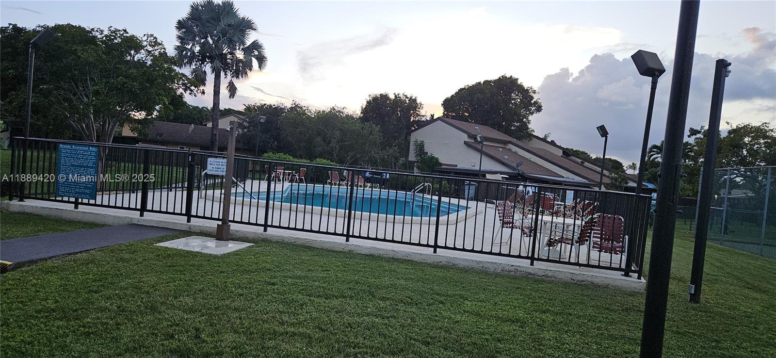 BRIAR LAKE - Residential