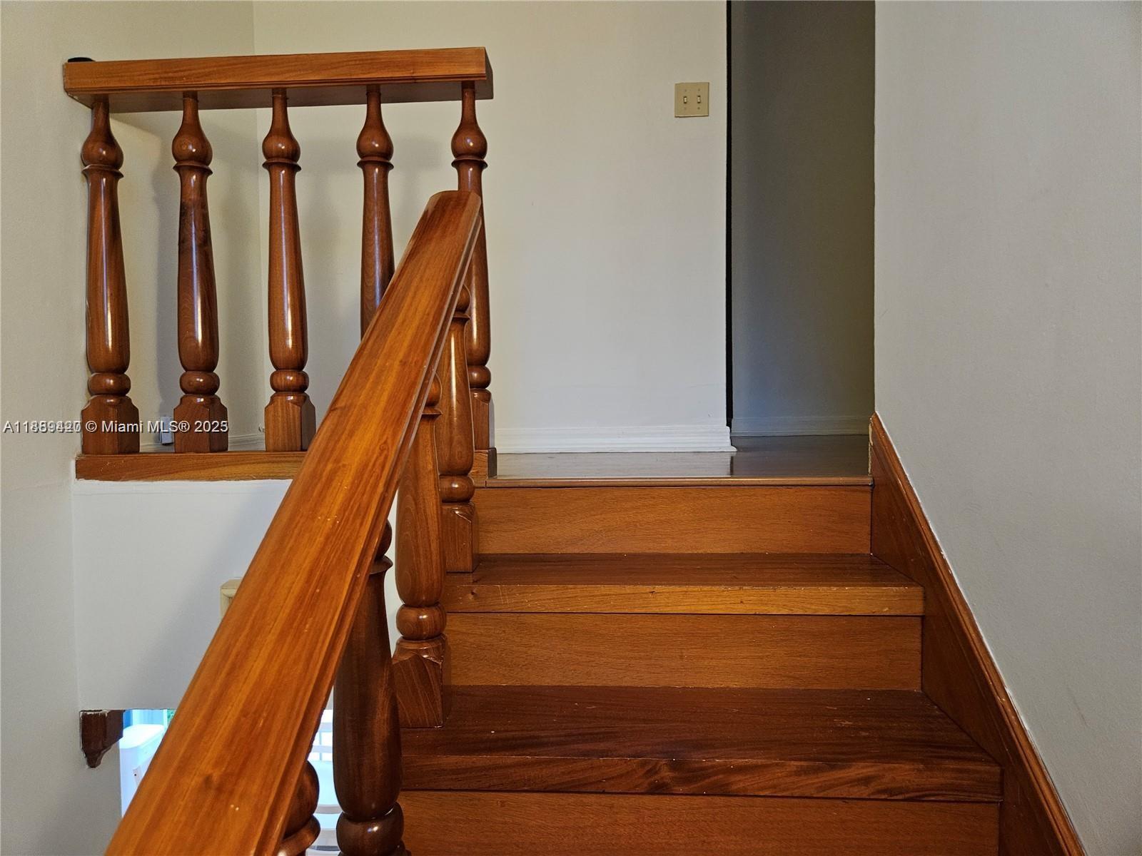 BRIAR LAKE - Residential