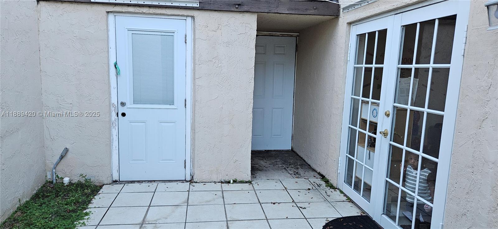 BRIAR LAKE - Residential