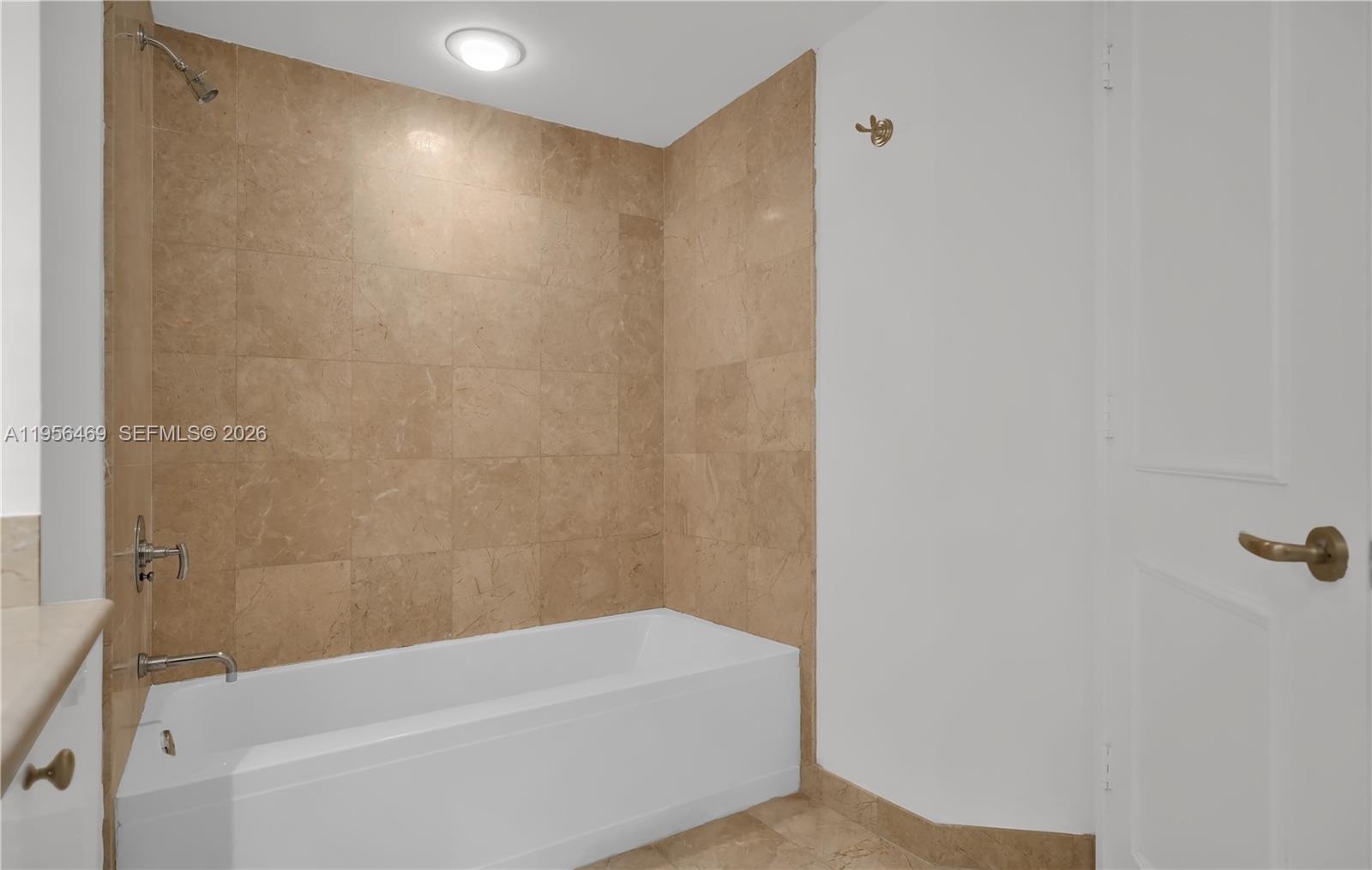 CARBONELL CONDO - Residential Lease