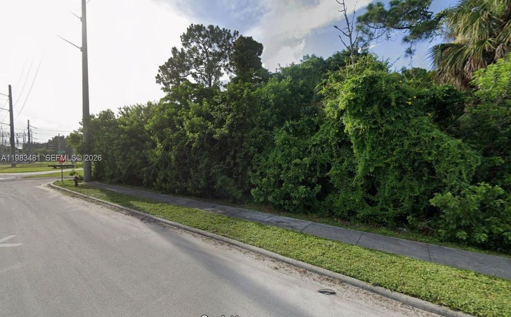 Photo of 1702 Totten Rd, Fort Pierce, FL 34947 (MLS # A11983481)