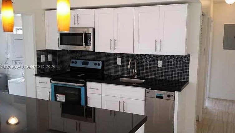 Photo of 709 NE 16th St, Fort Lauderdale, FL 33304 (MLS # A12060540)