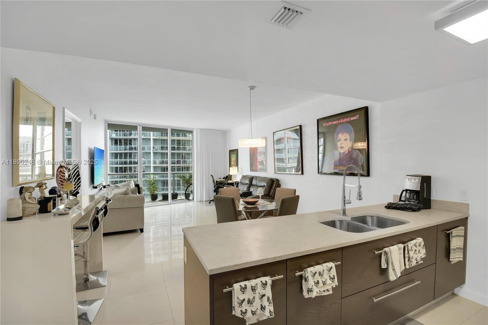 475 Brickell Ave 4711