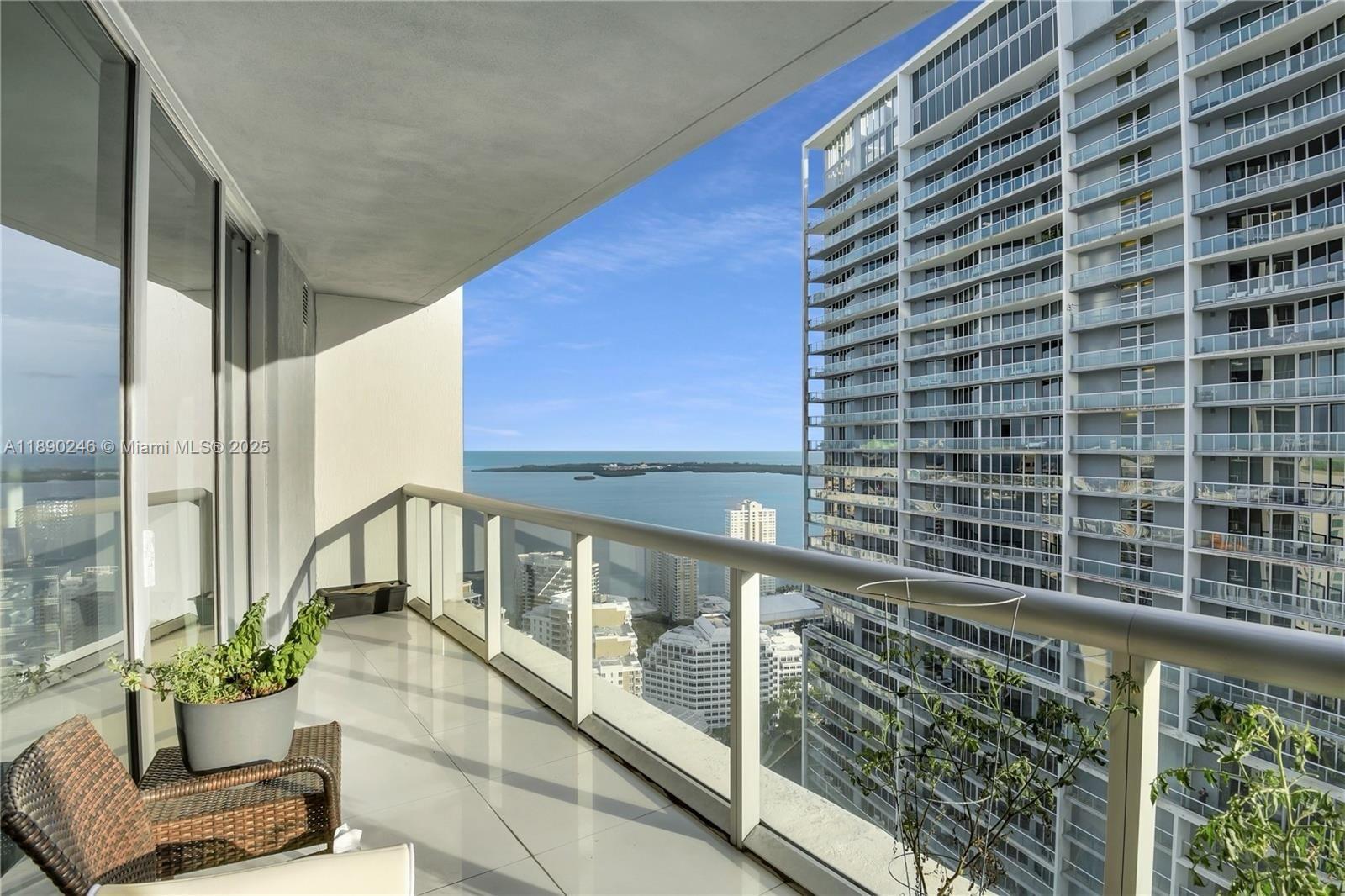 475 Brickell Ave 4711