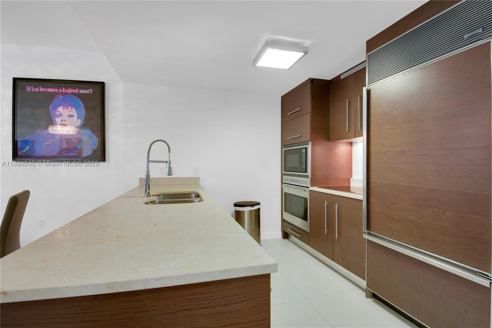 475 Brickell Ave 4711