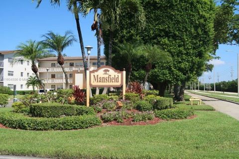 Condominium in Boca Raton FL 233 Mansfield F.jpg