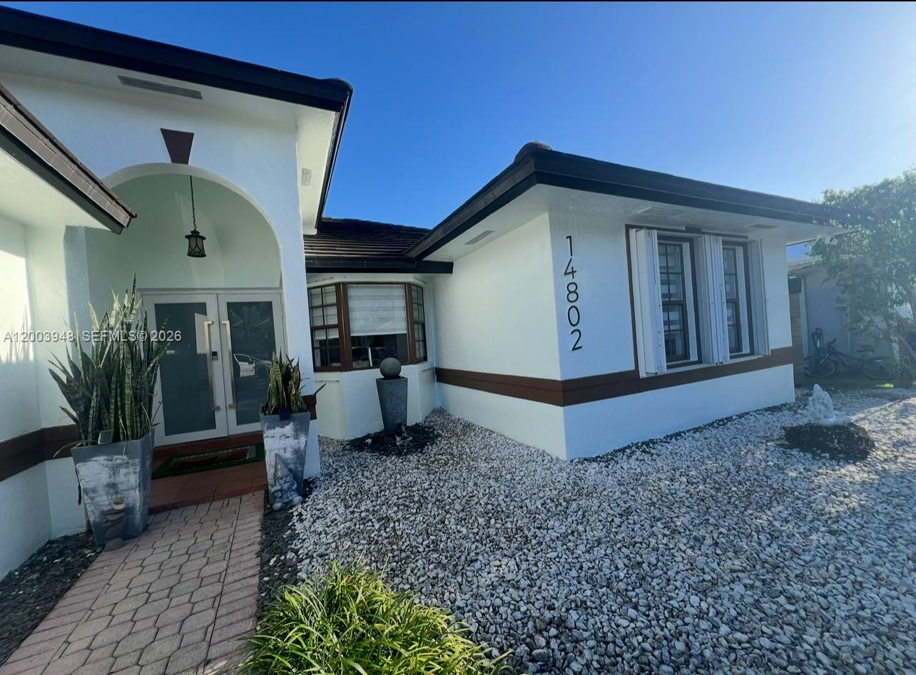 KENDALL FAMILY ESTATES PH - Residential