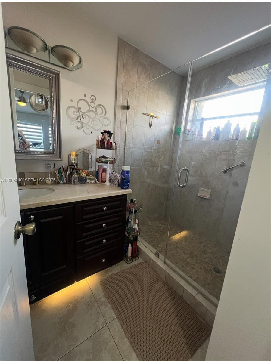 KENDALL FAMILY ESTATES PH - Residential