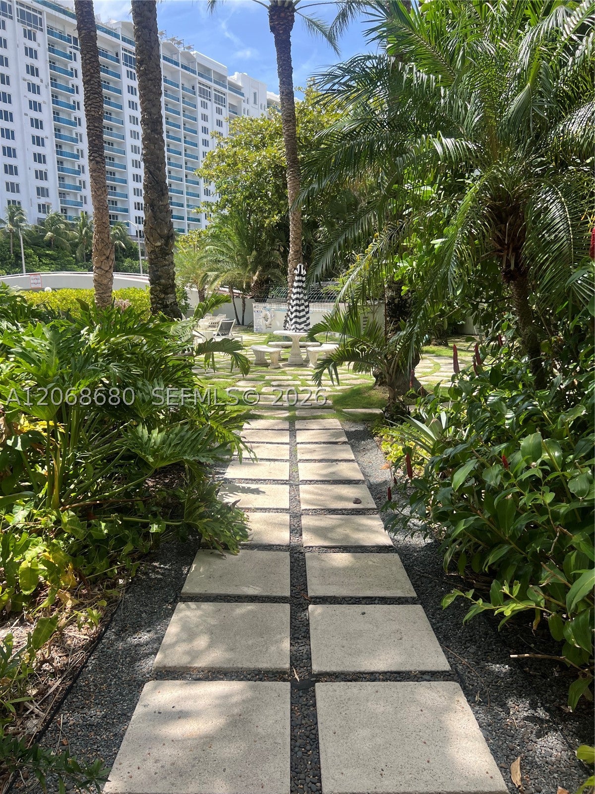 2421 Lake Pancoast Dr 4D