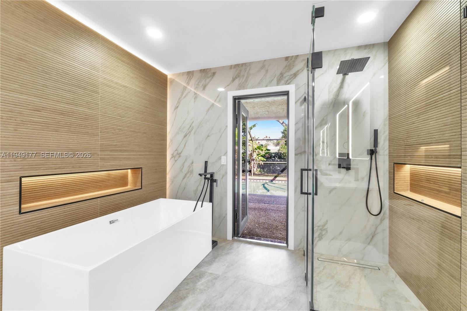 PINE RIDGE - Residential