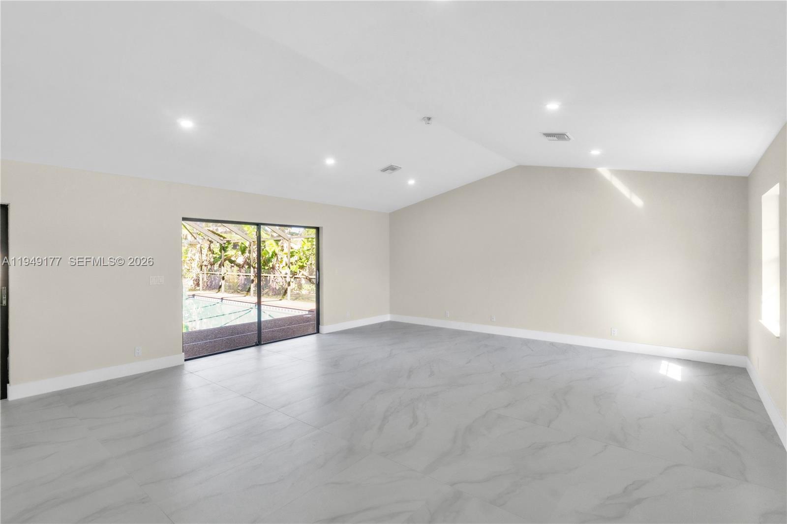 PINE RIDGE - Residential