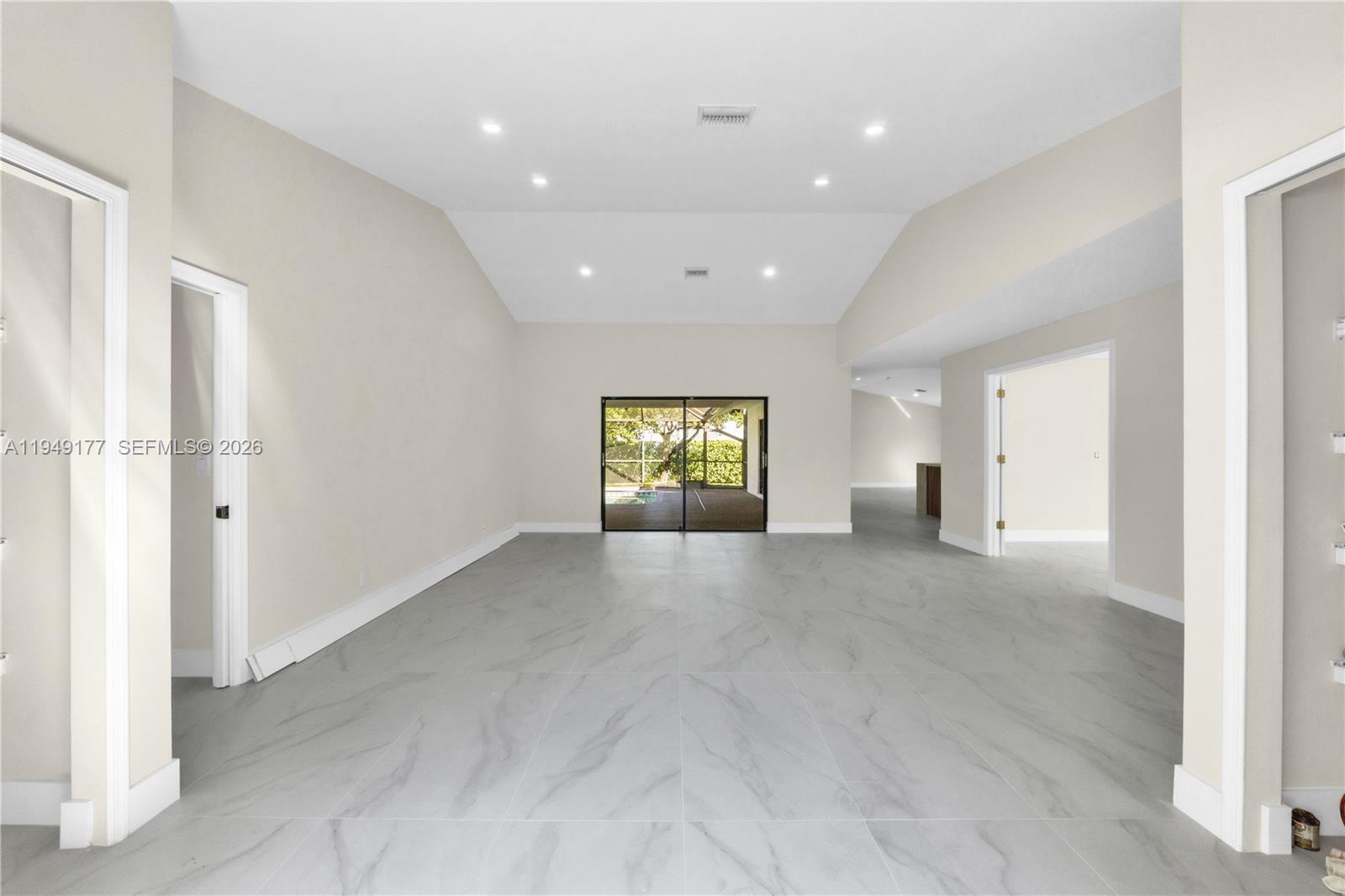 PINE RIDGE - Residential