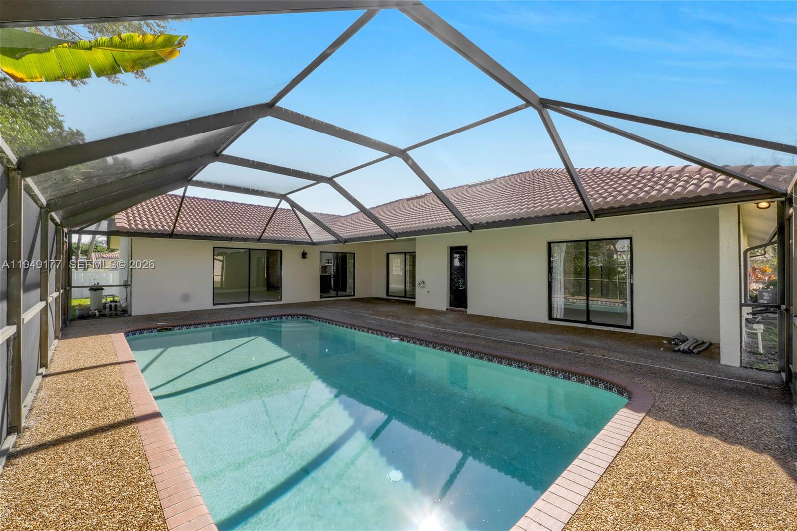 PINE RIDGE - Residential