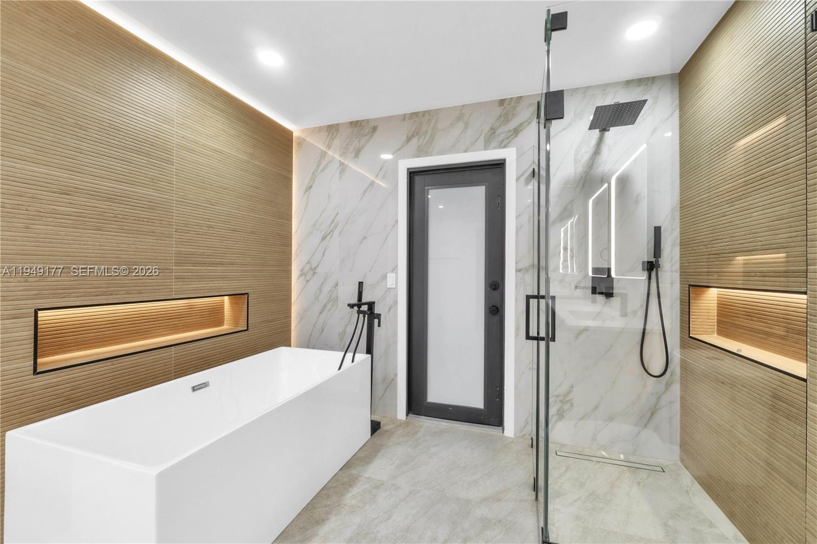 PINE RIDGE - Residential