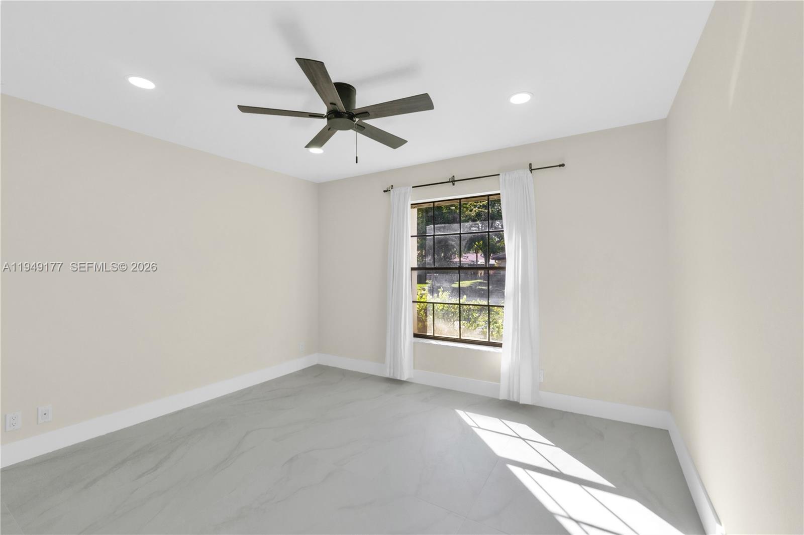 PINE RIDGE - Residential